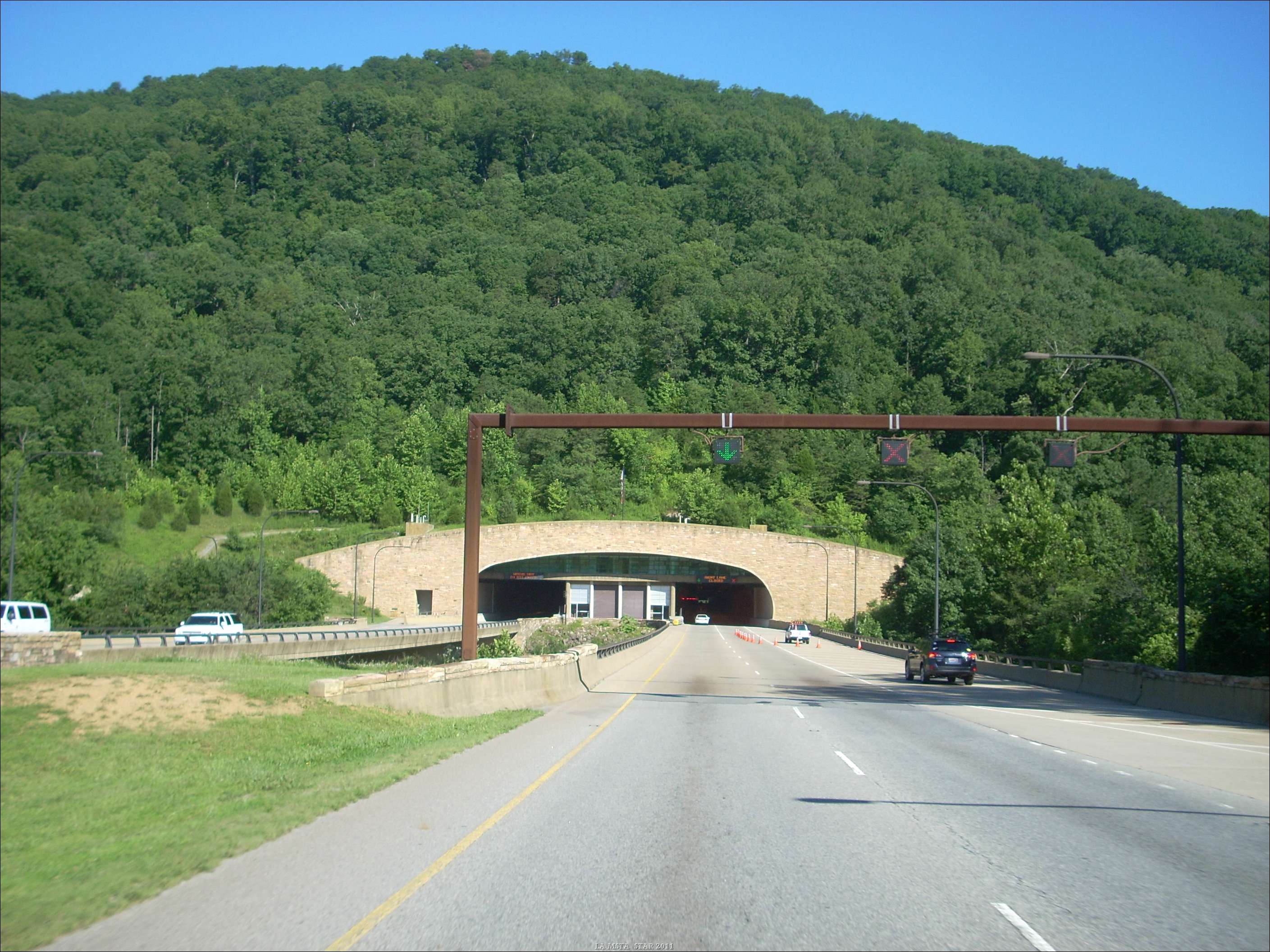 Tunnel.jpg