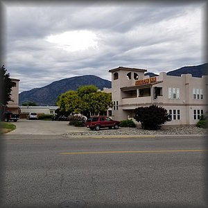 AvolonInnOsoyoosBCResized_20190616_175700.jpeg