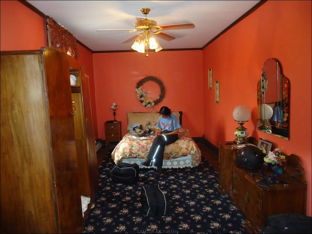 B6BrandysRoom.jpg