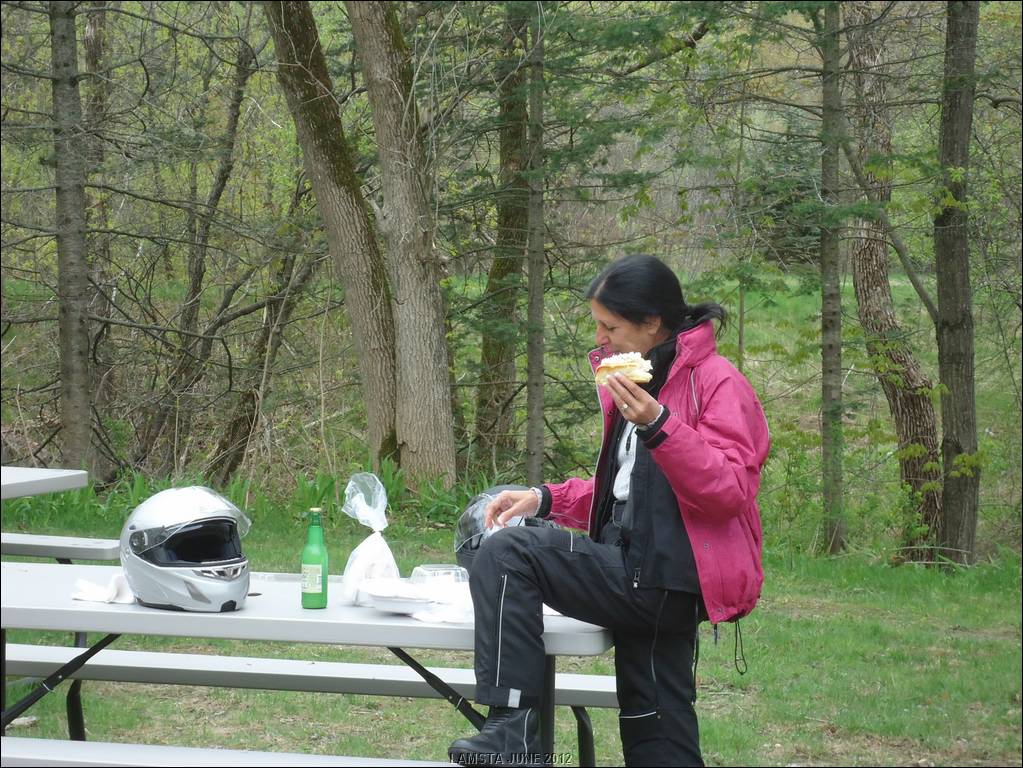 LunchatLighthouse.JPG