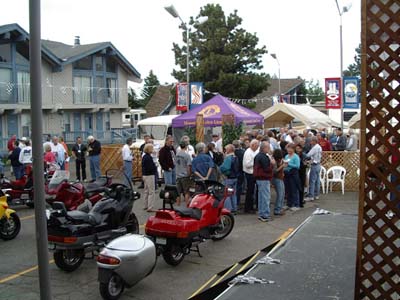BeerTentThb.JPG 400x300