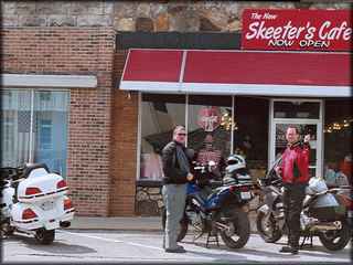 tnSkeetersCafe2.jpg 320x240